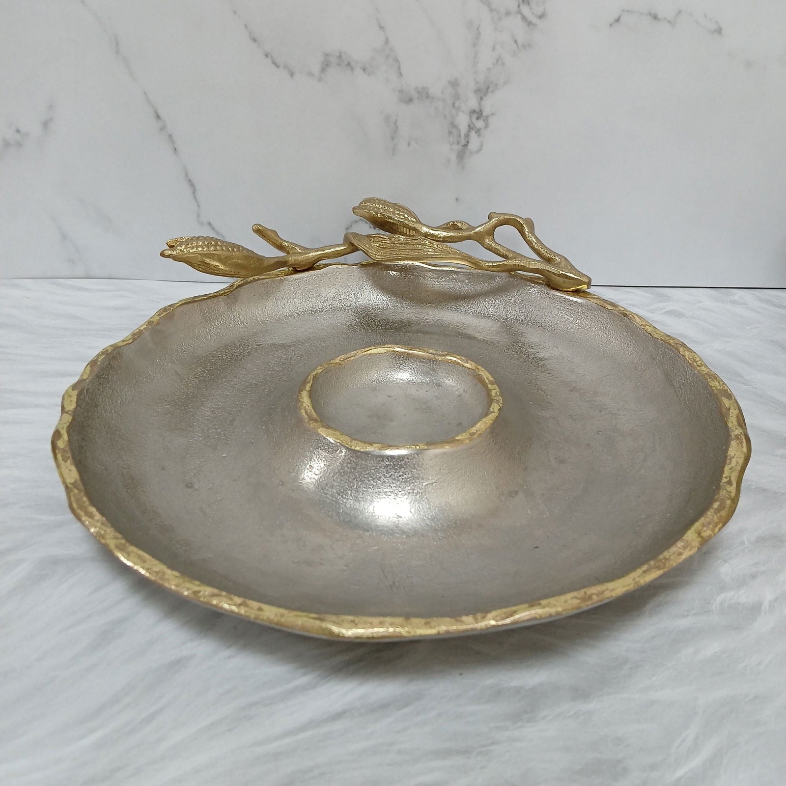 Corn-Leaf Chip & Dip Platter - - Samaa India -  - #tag1# - #tag2# - #tag3# - #tag4#