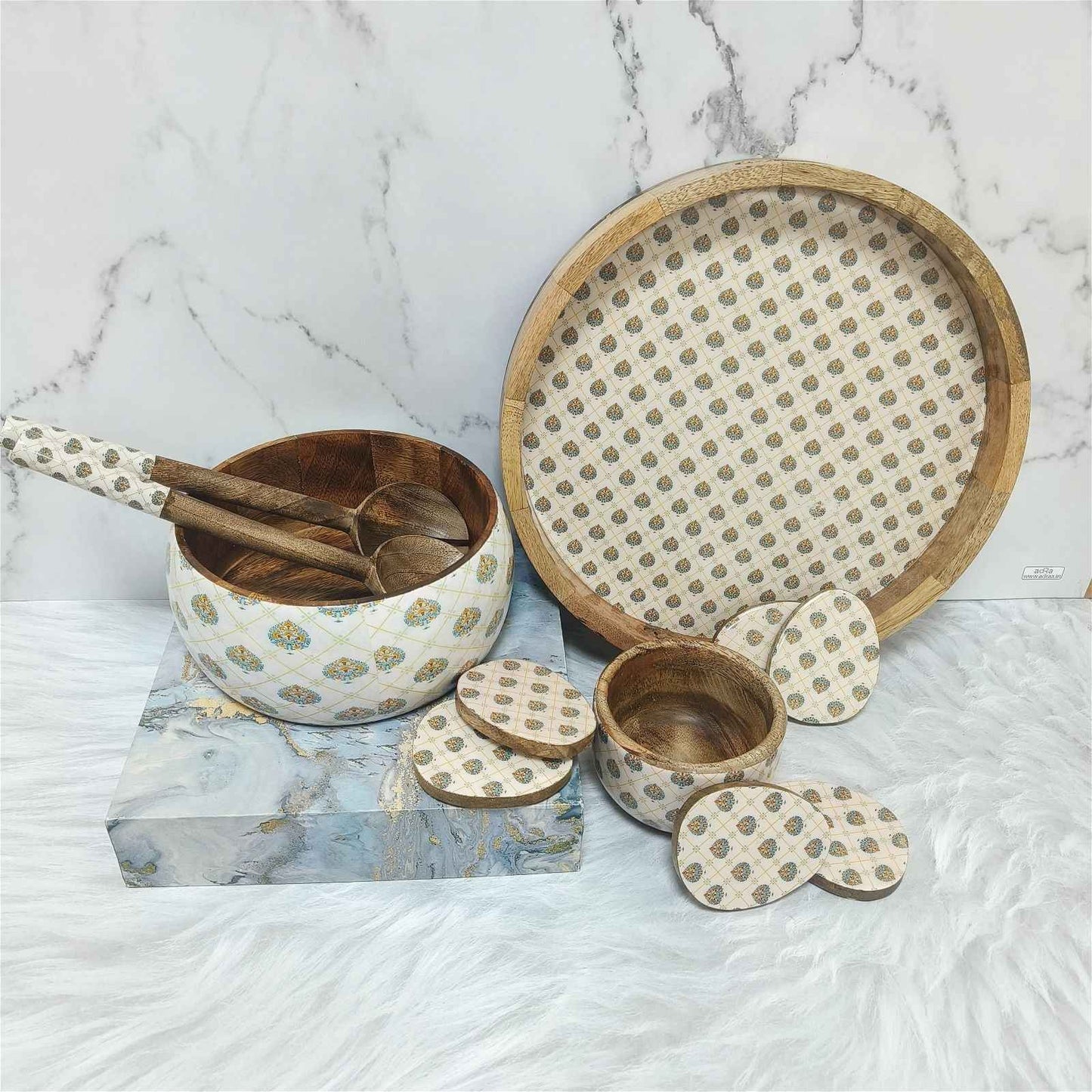 Samaa India Luxury Round Wooden Serving Tray - The Motif Odyessey