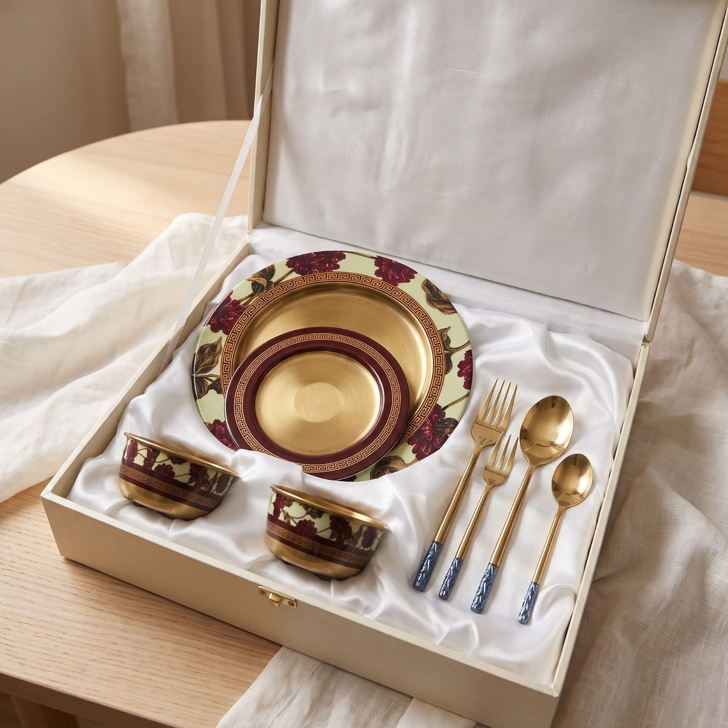 Gilded Gulnaar - dining set